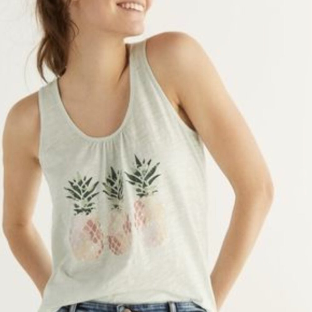*Reitmans Blue Pineapple Graphic Tank Top